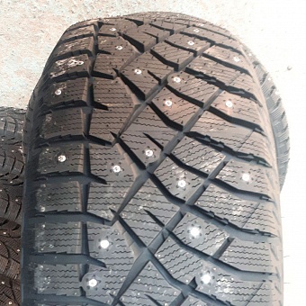 NITTO 295/40 R21 111T Therma Spike